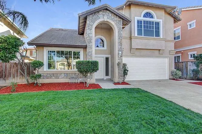 1598 Tamarisk Ln photo 1