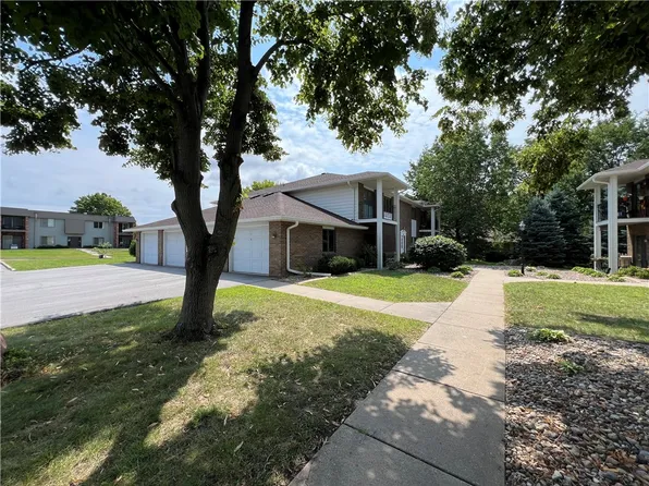 1100 49th St Unit 3, West Des Moines, IA 50266