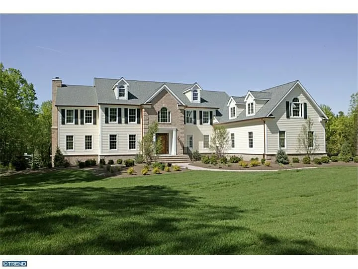 205 Clover Ln photo 1