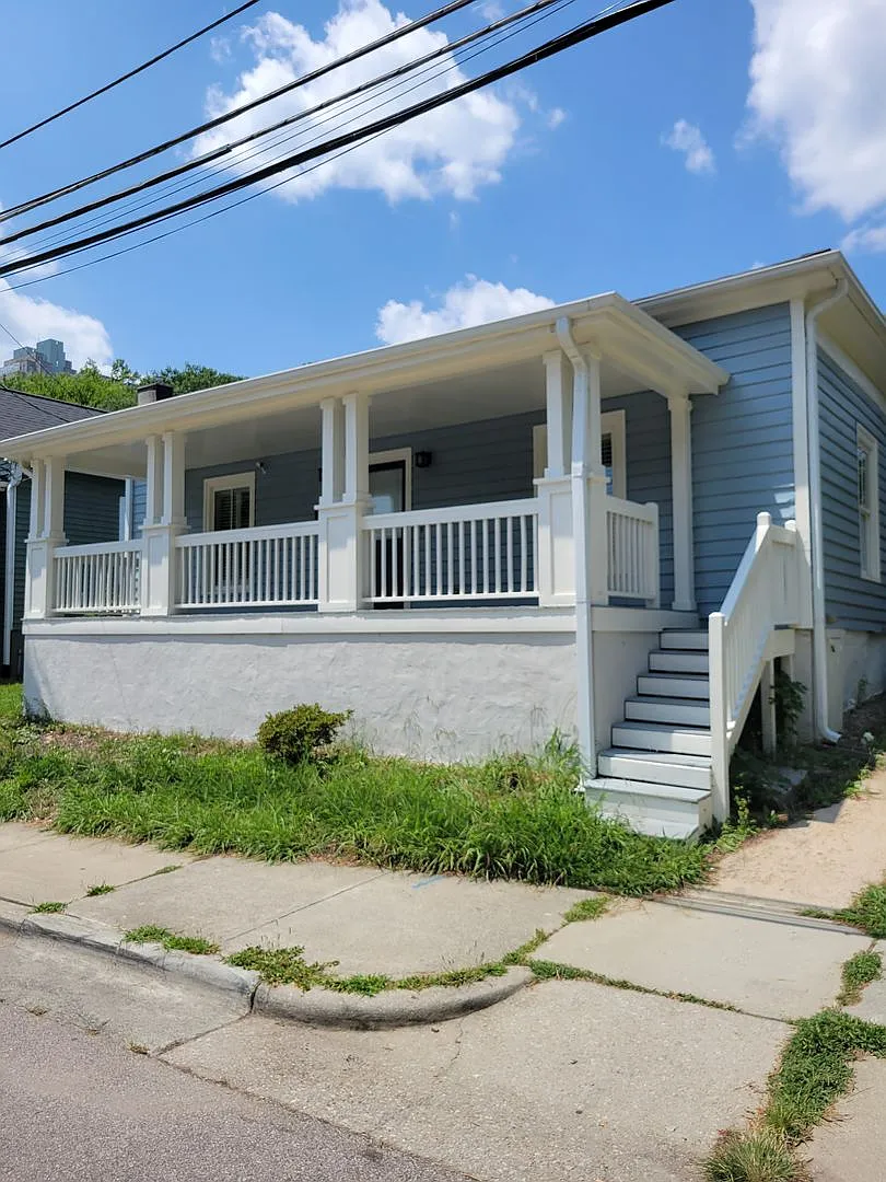 Charming 3br 2ba Home near Downtown Raleigh! Available Now! — Photo 1