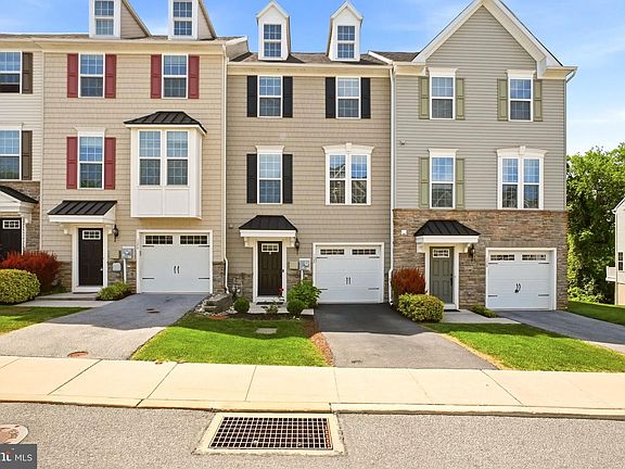 2nd image of 128 Cricket Dr