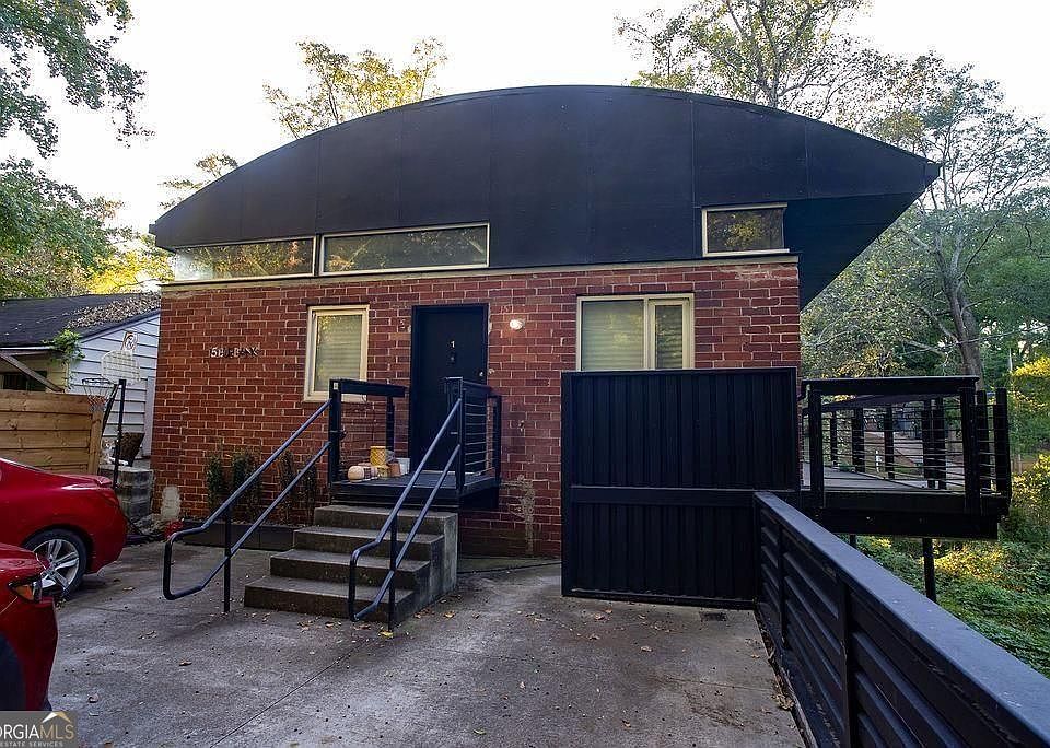 1st image of 15 Burbank Dr SW Unit 3