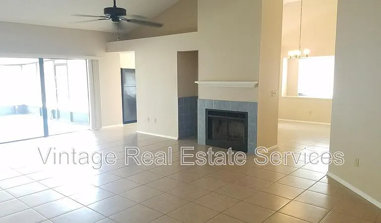 1904 Firethorn Ct — Photo 7