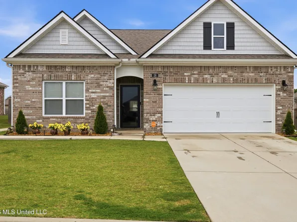 28 Twin Lakes Dr, Byhalia, MS 38611