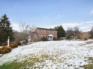 39 Fox Run Rd, Bellingham, MA 02019