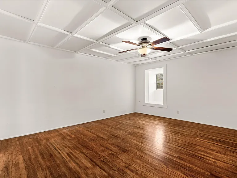 2202 W Main St — Photo 15