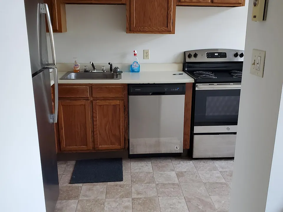 142 Washington Ave #401