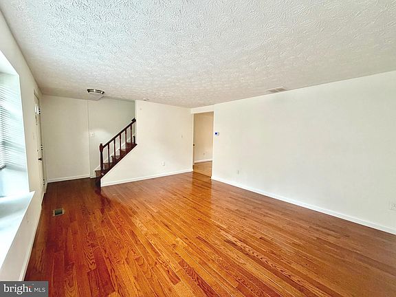 2nd image of 1234 Elm Grove Cir