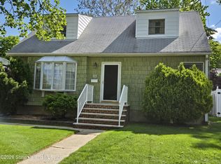85 Exeter St, Staten Island, NY 10308