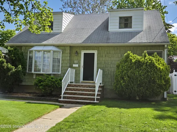 85 Exeter St, Staten Island, NY 10308