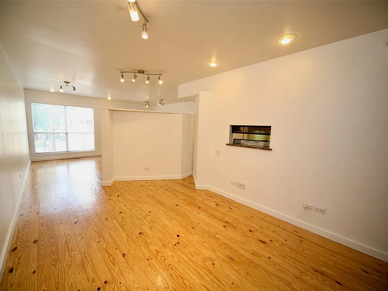 4343 Travis St #6 — Photo 4