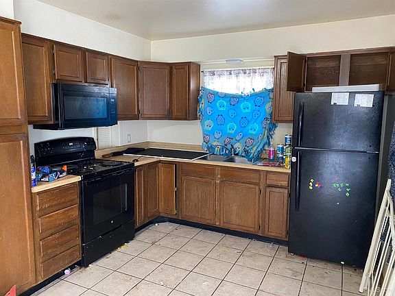 4th image of 320 Quail St #322