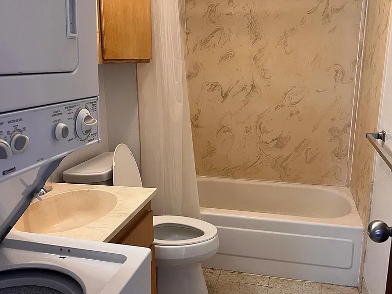 827 Lukepane Ave #204 — Photo 9