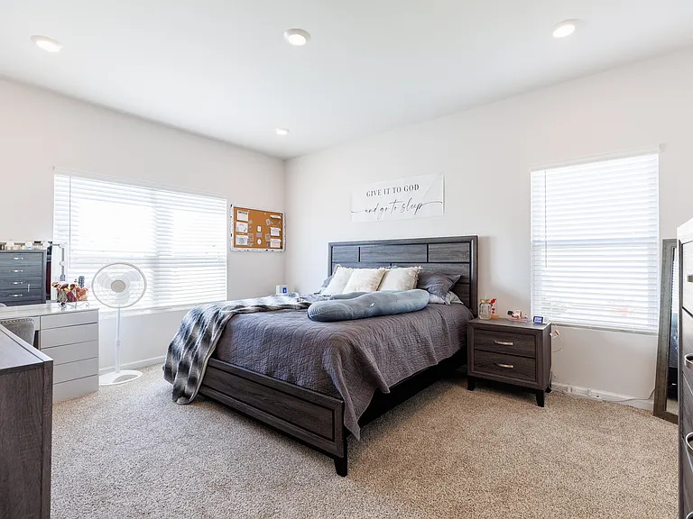 2082 Tottenham Dr — Photo 11
