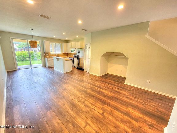 5th image of 2311 Red Moon Dr