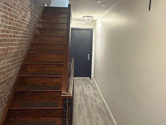 5th image of 306 Alexander Ave APT 1F