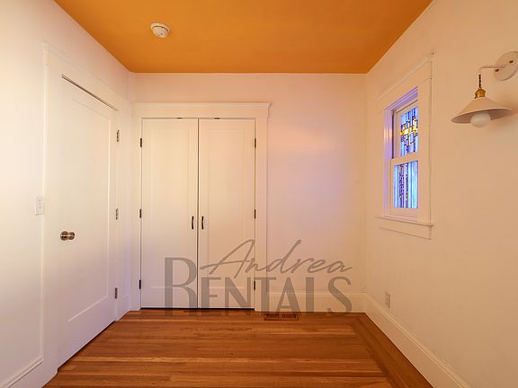 5th image of 5327 Shafter Ave