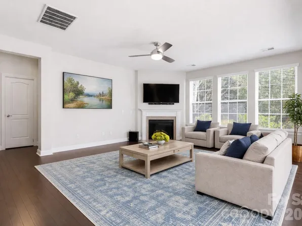 962 Treasure Ct, Fort Mill, SC 29708