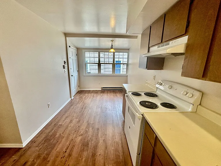 808 W Augusta Ave — Photo 4