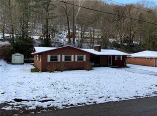 178 Burning Springs Rd, Belle, WV 25015