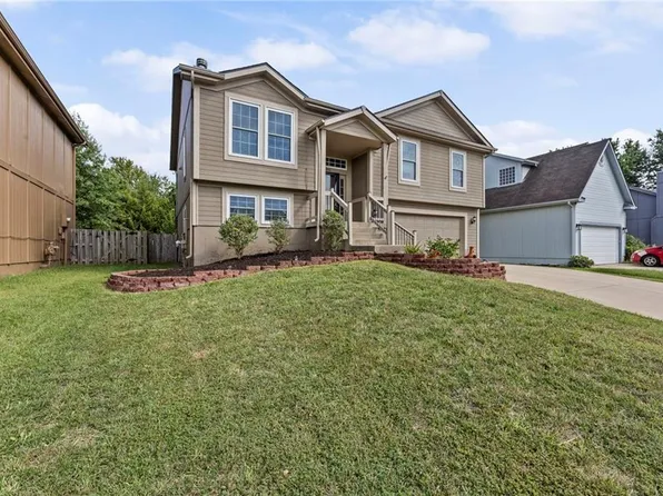 1012 N Troost Ave, Olathe, KS 66061