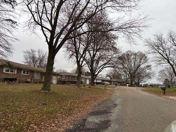 3rd image of 4351 Maple Dr