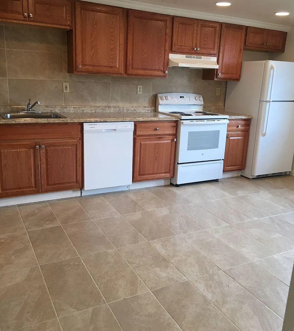 1 bed, 600 sqft, $995 — Photo 1