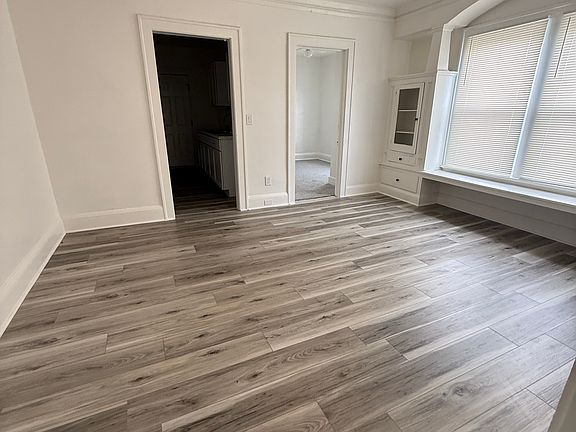 5th image of 15203 Kinsman Rd Unit 4