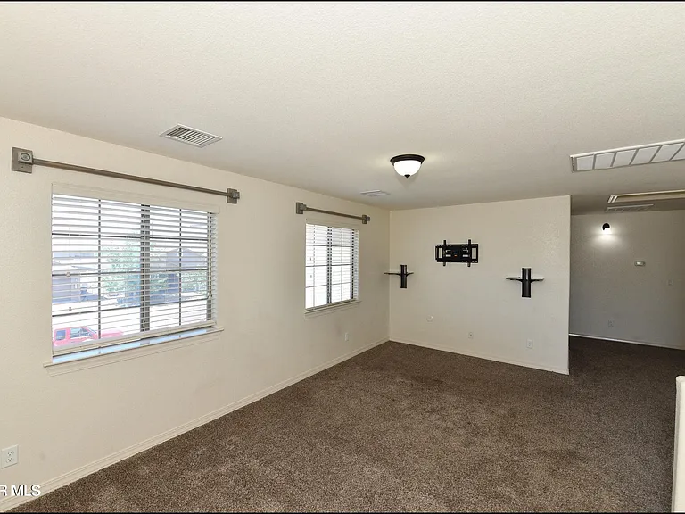 14309 S Cave Ave — Photo 43