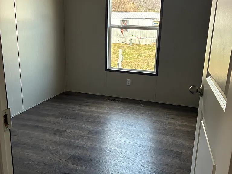 218 Eller Dr — Photo 7