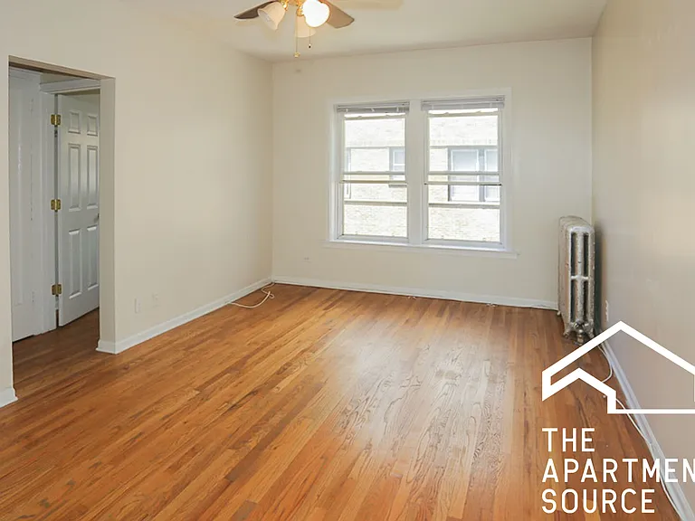 3910 N Pine Grove Ave #2 — Photo 4