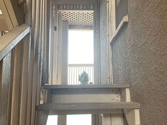 4th image of 1306 Harbor Island Dr Unit 5