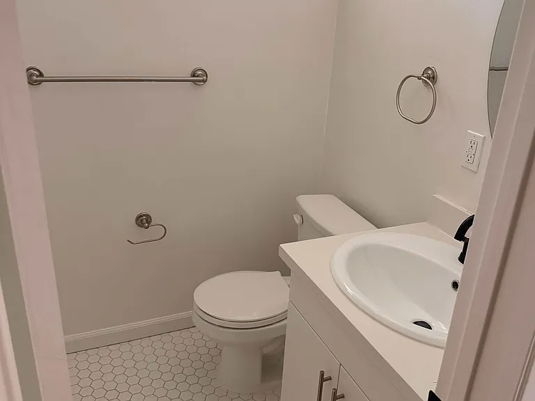4910 N Maywood Ave #3 — Photo 5