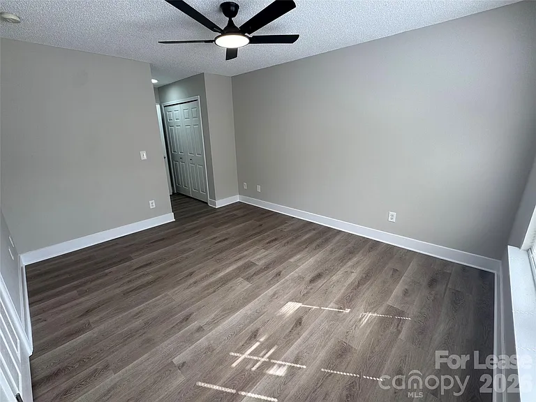 3251 Blythe Ridge Ct — Photo 11