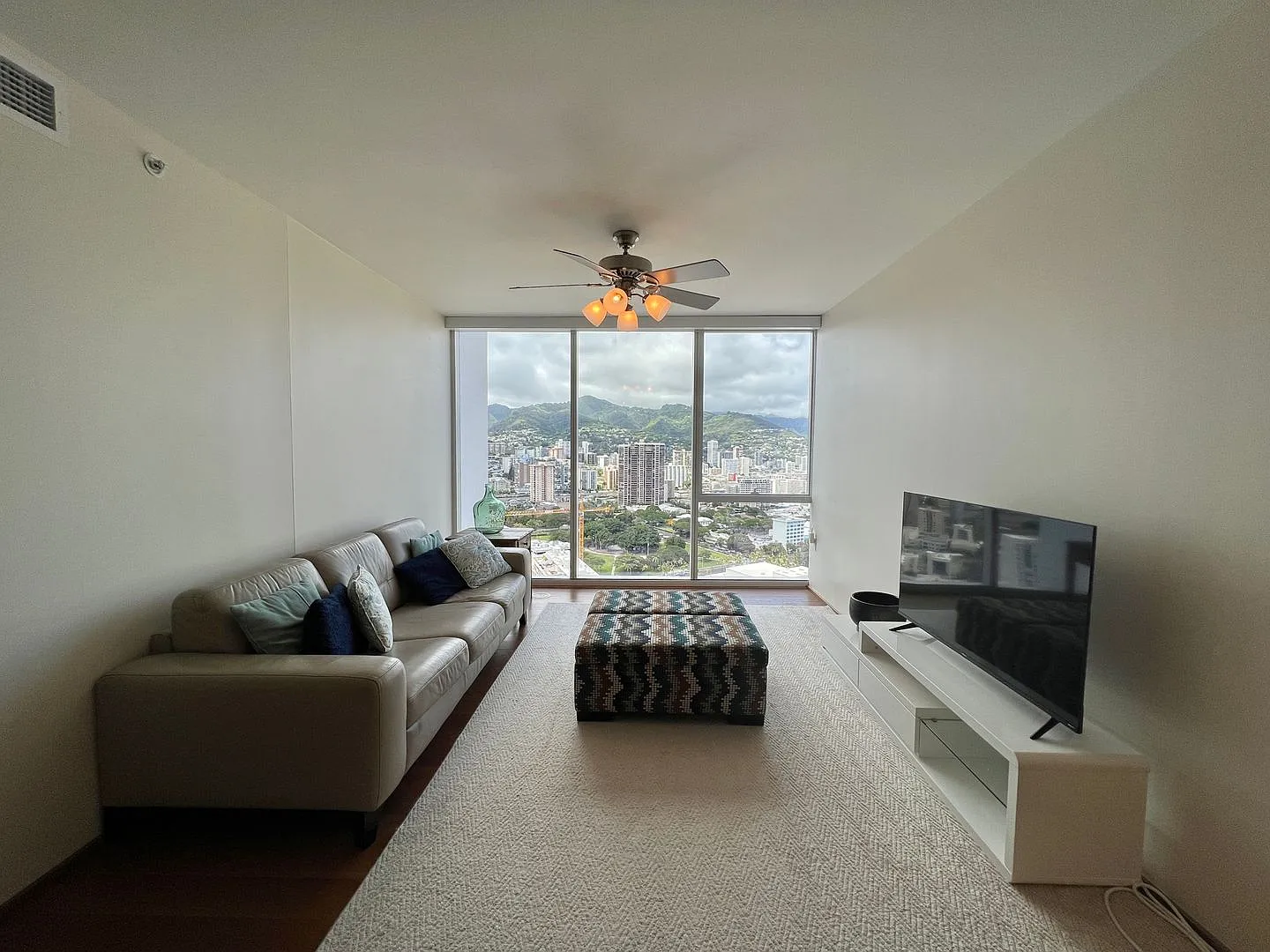 For Rent - Symphony Honolulu 888 Kapiolani Blvd. #3712 — Photo 4