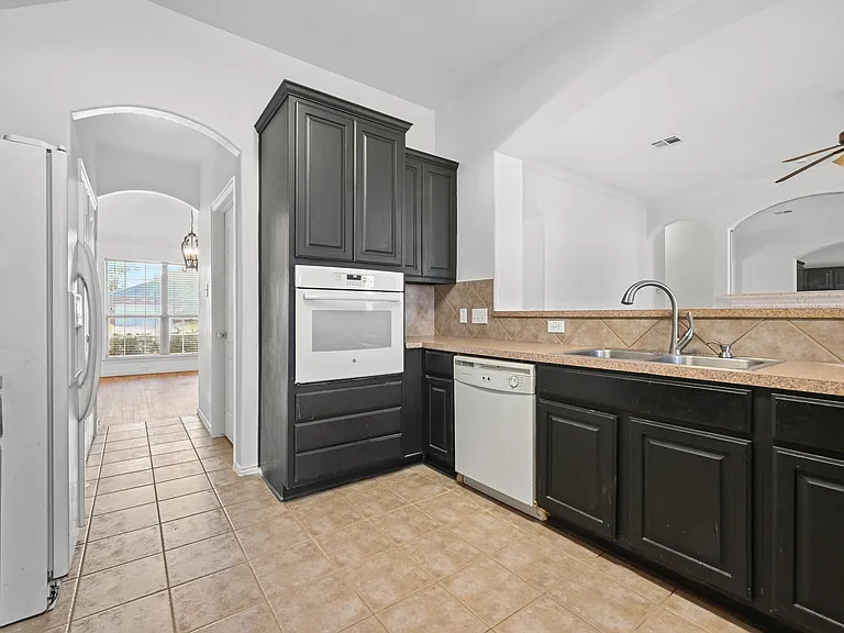 1665 Amberwood Loop — Photo 17