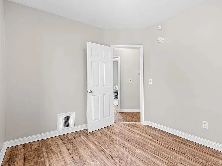 994 Iglehart Ave #2 — Photo 11