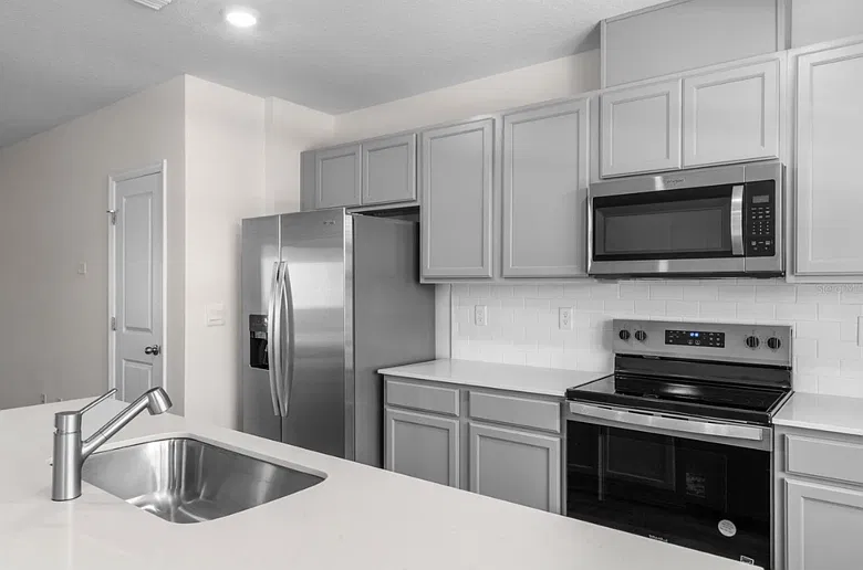 3 bed, 1567 sqft, $2,650 — Photo 3