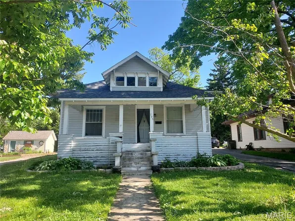 705 E College Ave, Greenville, IL 62246