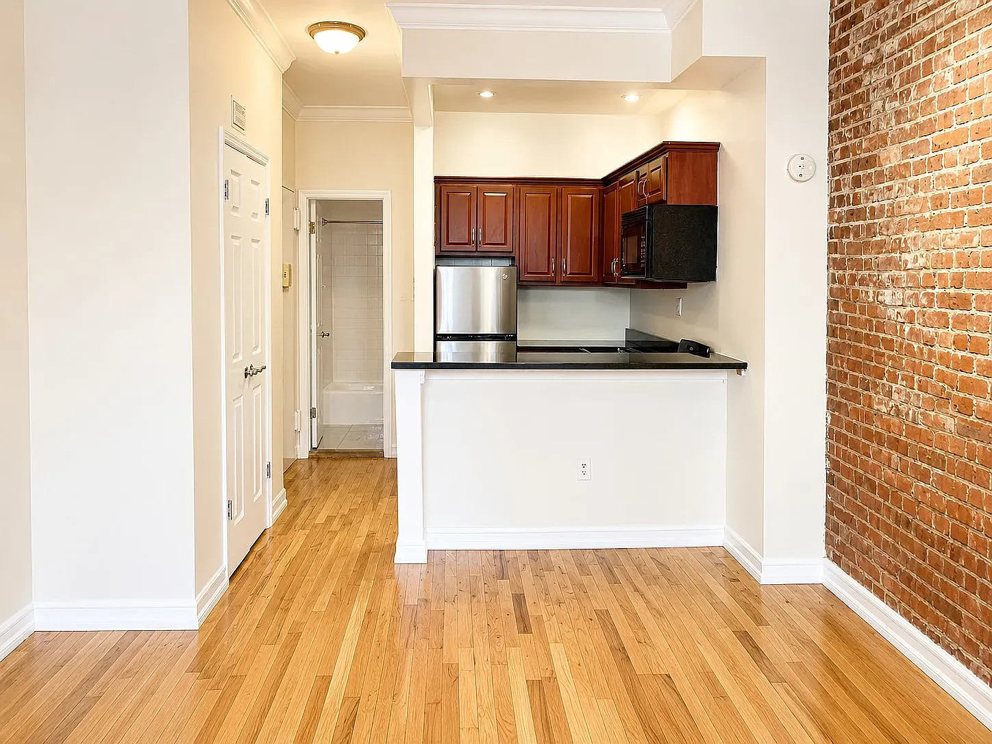 906 Amsterdam Avenue — Photo 3