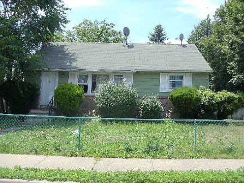 2nd image of 17 Myers Ave