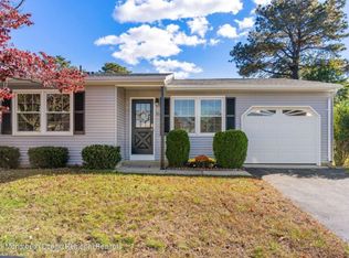 16 Hummingbird Ln, Whiting, NJ 08759