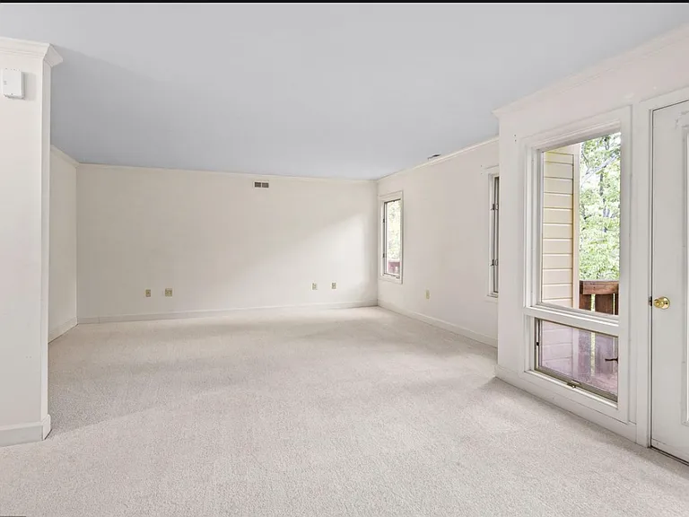 4106 Faith Ct — Photo 32