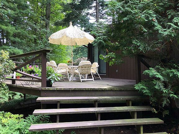 5th image of 768 Blue Creek Dr