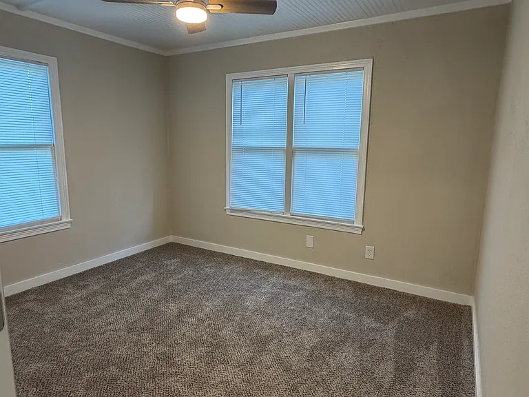 226 Saint Johns St — Photo 18