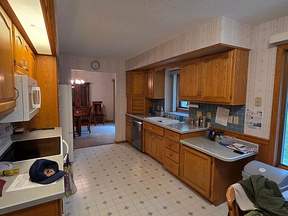 2nd image of 237 Crescent Dr