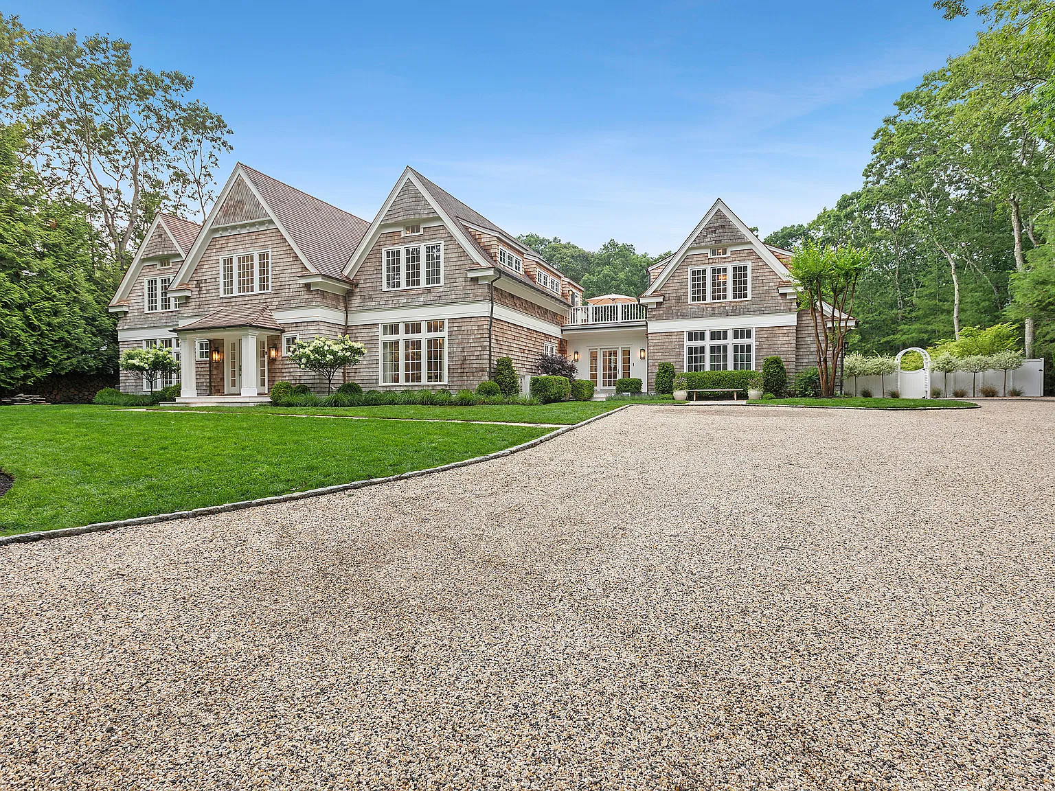 Exquisite In East Hampton — Photo 4