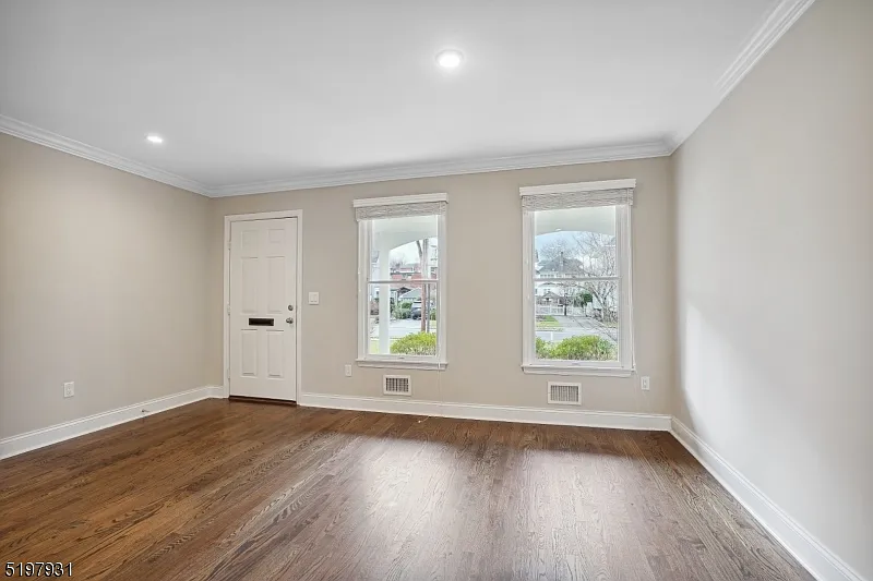 3 bed, 3.5 bath, $5,600 — Photo 3