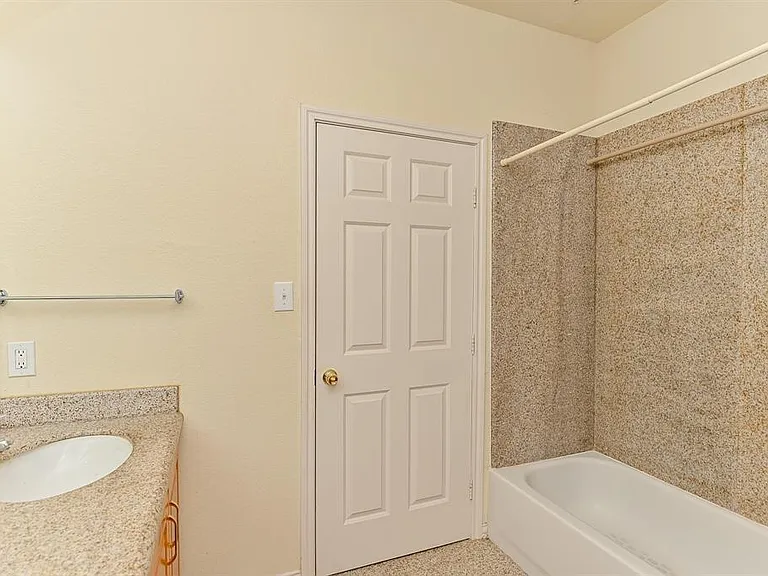 9400 Bellaire Blvd #511 — Photo 17
