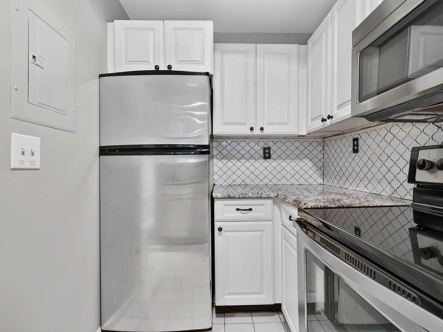 132 Jackson St — Photo 3